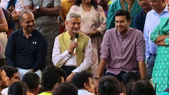 EAM Jaishankar interacts with Bengaluru youth at Cubbon park. 