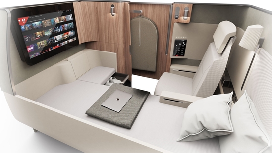 First class cabins resemble mini hotel rooms, get fancier as airlines take luxury up a level (Photo by Twitter/Bella_Fantastic)