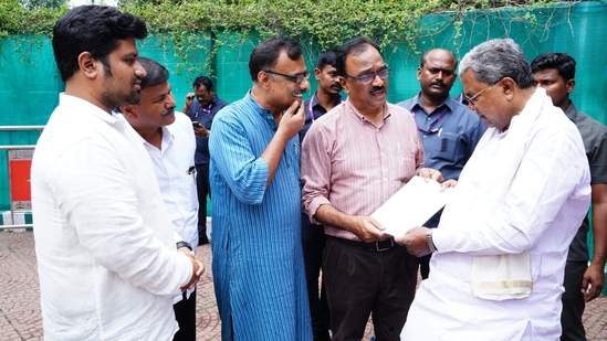 'Dare Devil Mustafa' film team meets CM Siddaramaiah, urges for tax exemption