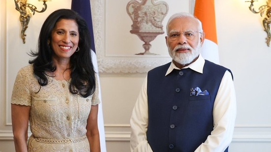 Prime Minister Narendra Modi with Chanel's global CEO Leena Nair.(Twitter/Narendra Modi)