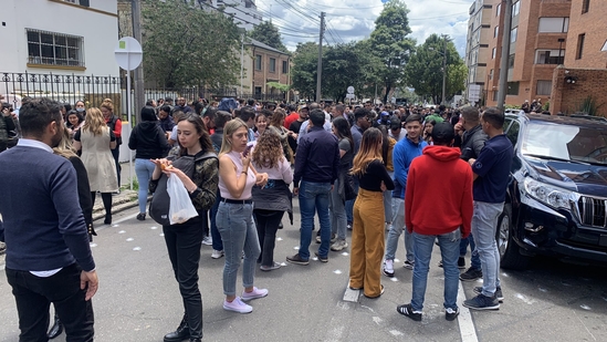 People flooded from their offices to the streets after earthquake tremors. (Twitter/ @WSJForero)