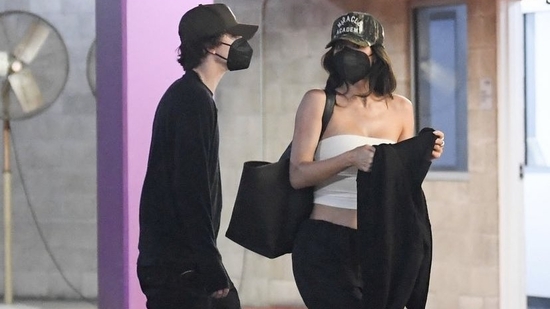 Kylie Jenner and 罢颈尘辞迟丑é别 Chalamet step out together after months for a movie date in Los Angeles. (Instagram)