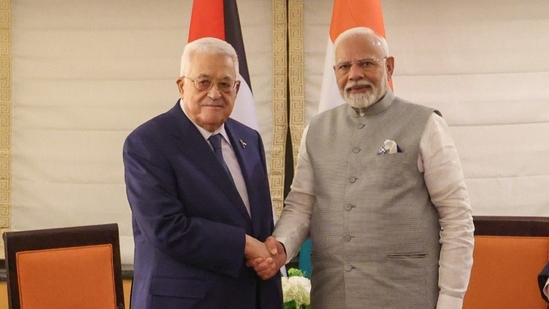 PM Narendra Modi with President Mahmoud Abbas in New York,