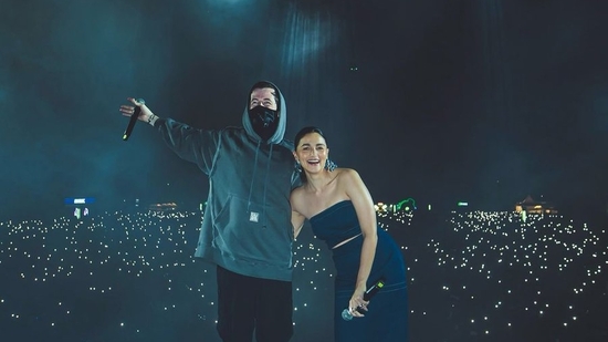 Alia Bhatt posed with Alan Walker at his show in Bengaluru.