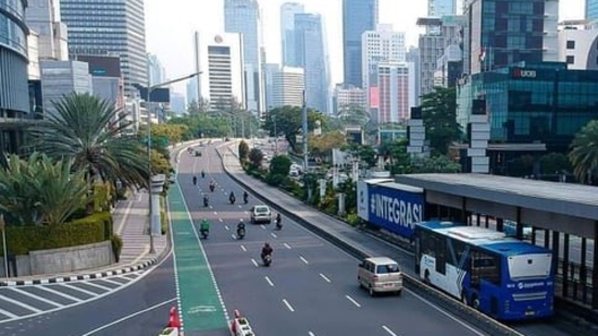 The pointed out that despite being twice as densely populated as Bengaluru, Jakarta has managed to develop dedicated bus and cycle lanes.(X/@cityaestheticss)